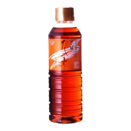 「京風だしの素 うすいろ 500ml」は、本醸造丸大豆うすくち醤油をベースに、かつお節・こんぶの風味をいかしたうすいろ濃縮タイプのだしの素です。色がうすく味の伸びがよいので、素材の味・色を大切に仕上げ